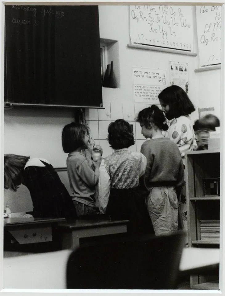 [Leerlingen van het Cheider], Fotografie na papíře, 1980–1990